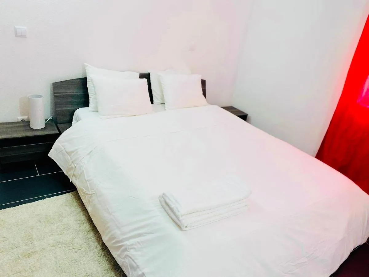 Albufeira Beach Side Apartment 0*,  Portugal